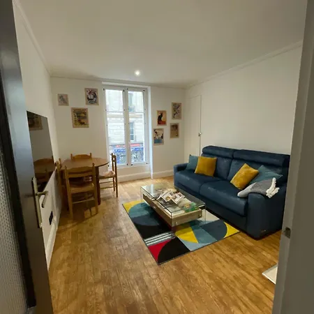 18 Montmartre * باريس