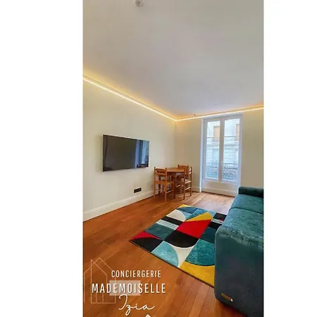 18 Montmartre Apartment
